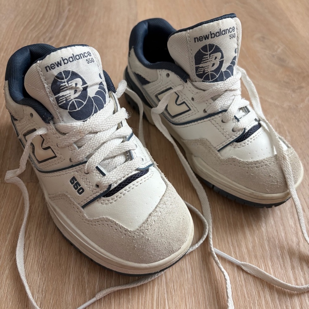 New Balance 550 Youth Sneakers in White and Blue - Picture 2 of 5